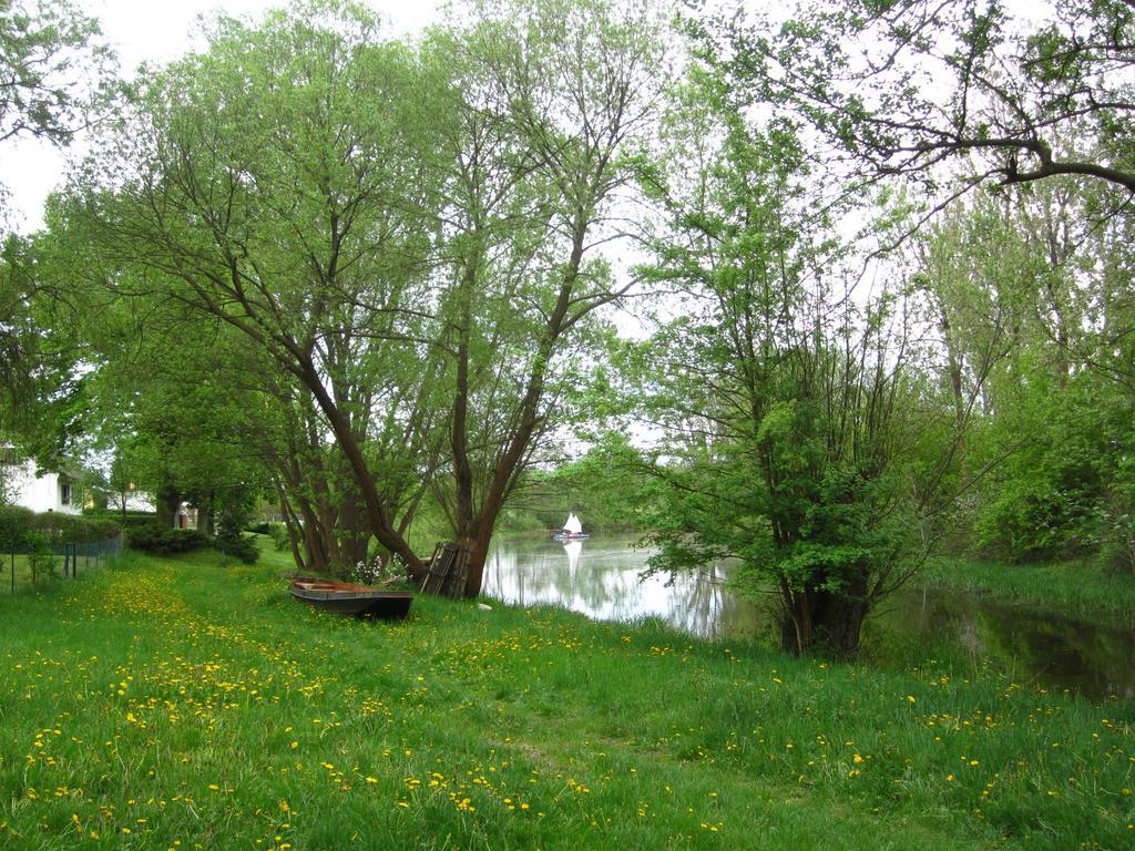 Spreewaldhaeuser Golinski Mit Kamin Am Neuendorfer See Alt Schadow エクステリア 写真